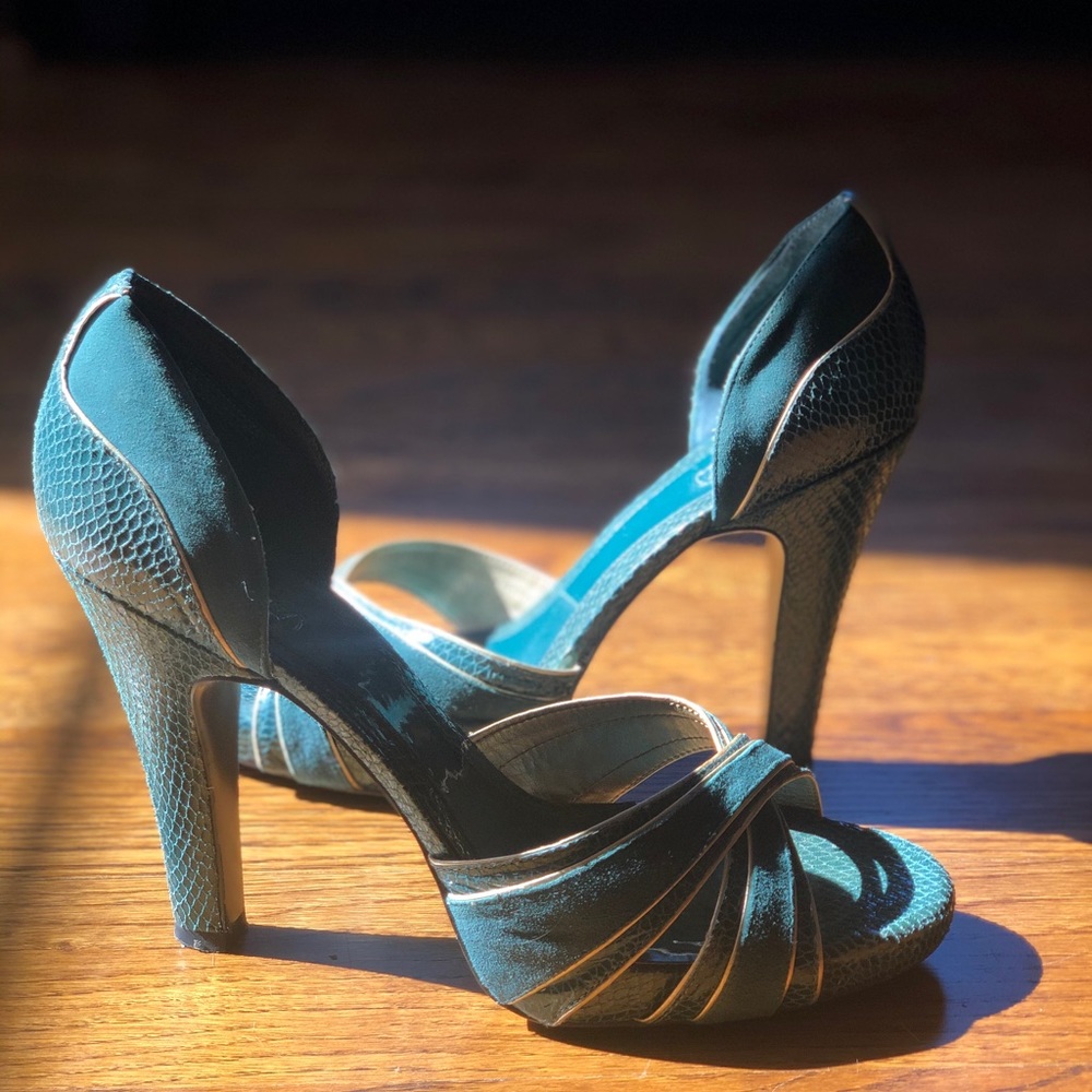 Green snakeskin heels